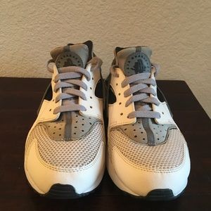 Nike Air Huarache LE White/Wolf Grey Men’s Sz 9
